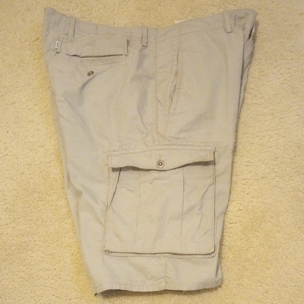 Levi's Men's Cargo Shorts in Light Gray